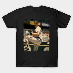 Greg Maddux in Atlanta Braves T-Shirt